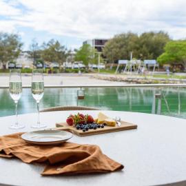 Waterfront Retreat- North Coogee - Luxury, Beachfront, family friendly, Sauna, close to Fremantle & Rottnest Island Ferry, hotel a Coogee