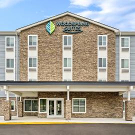 WoodSpring Suites Wilmington Riverfront, hótel í Wilmington