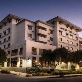 Courtyard by Marriott Redwood City, хотел в Редуд Сити