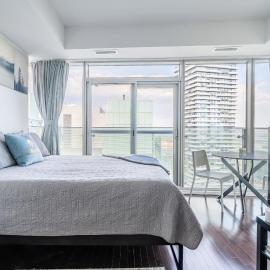 Lake view Studio Condo High Floor Downtown Toronto, Hotel in Toronto