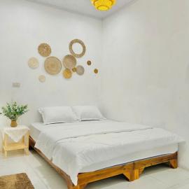 The Mountain Homestay & Cafe, hotel in Văn Lâm