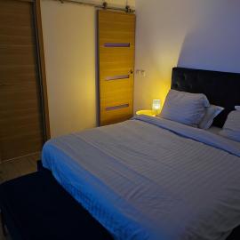 Royal blue studio Offrez-vous le confort, hotel in Savigny-sur-Orge