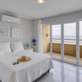 Ocean View! 2-Bedroom Cosy Condo, hotel u gradu 'Portimao'