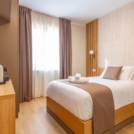 Guest House Aura - Lumys Fiumicino, хотел в Фиумичино