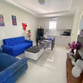D Sisterz' Inn، فندق في Balanga
