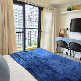 Studio, QueenBed, Balcony Near Malls, Airport & Downtown