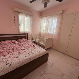 Villa Clementinka - 200 meters from the sea, hotel in Khlorakas