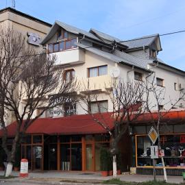 Sunrise Hotel, hotel din Adjud