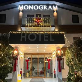 MV Monogram, hotel di Inđija
