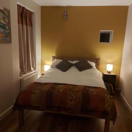 Cosy room in canalside home, Hotel in Hebden Bridge