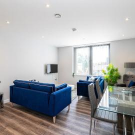 #94 Lux Crosby Gardens Apartment - 10 mins to Crosby Beach - Sleeps 4 - " Perfect for Business travelers and Small Families - Free Parking", hotel en Waterloo