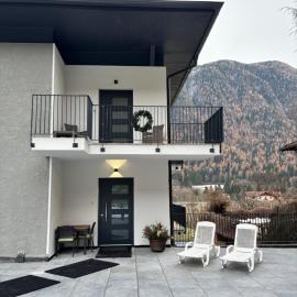 Alp House Dolomiti, hotel i Croviana