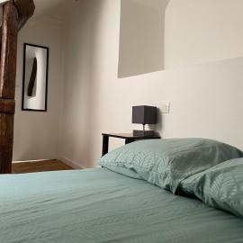 Logement cosy en plein centre de Joigny 2 à 3 pers - Cosy 4, hotel in Joigny