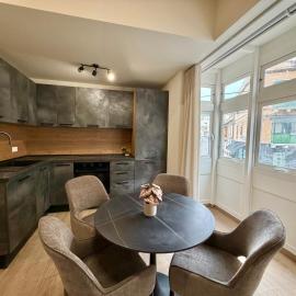 Modern Designer Stay near Sliema Seafront, hotel a Il-Gżira