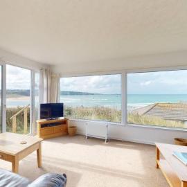 B42 Shilly Chalet, Riviere Towans, hotel in Hayle