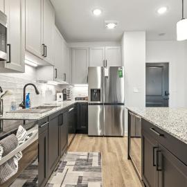 IRIE Living Brand New Lux 2BR Min Grand Park, Hotel in Westfield