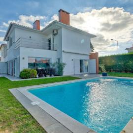 Vita Portucale ! Aroeira 4 Bdr Pool & Golf Retreat