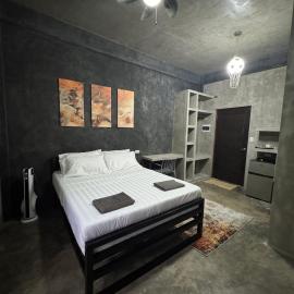 greyhouse moalboal queen bed