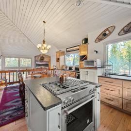 Great Kitchen, AC, SHARC Access, Hot Tub, Bring Pet!, hotel em Sunriver