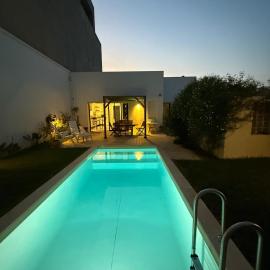Luxueuse maison en bord de mer, hotel v destinácii Raoued