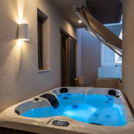 Devina Residence 2026 , Luxury City Jacuzzi Apartment, hotel in Chania