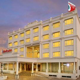 Keshav Clarks Inn Gadag, hotell i Gadag