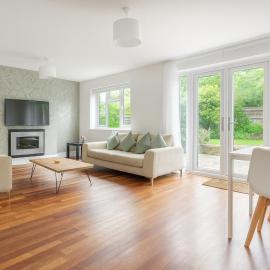 4 Bed House, MK Centre with Parking Contractor & Family Friendly, hotell sihtkohas Haversham