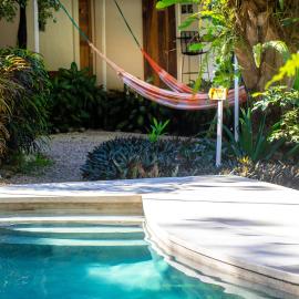 Cuatro Vientos Lodge & Apartments - Santa Teresa, CR – hotel w mieście Playa Santa Teresa