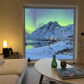 Aurora Bay Villa Lofoten 罗弗敦极光湾海景顶层别墅, hotel di Sund