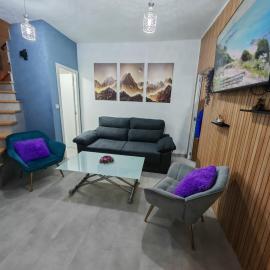 Alójate en Vigo! Casa bien equipada, hotelli kohteessa Vigo