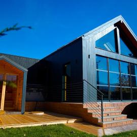 Mănăstirii Chalet - Wood, Glass & Silence, hotel sa Pangarati