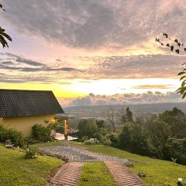 Cabaña con vista al volcán Barú