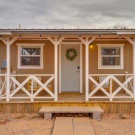 Yard, Deck, Grill! Desert Hideaway By Jemez Canyon, hotel a San Ysidro