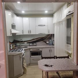 1 комн в центре возле фонтана,рядом клиника Доктор Дрога, Hotel in Krementschuk