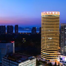 Atour Hotel Wuhan Impression City Qingshan, Hotel in Wuhan