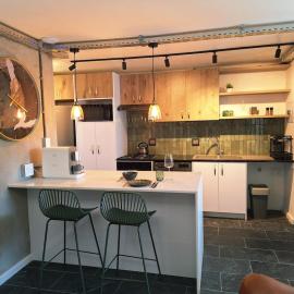 Green Olive Luxury Stay - Cozy, modern and central, hotel in Tygerberg Hills