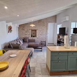 maison de village au calme climatisée 1