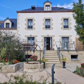 Gîte d'étape Entre Loyre et Canaux, hotel u gradu 'Briare'
