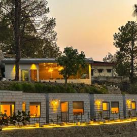 Anupraas Resort, hotell sihtkohas Lansdowne