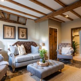 Two Stunning Cottages near Stratford-upon-Avon, hotel sa Shottery