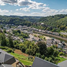 Les Gîtes sur la Hauteur - Bouillon, hotell i Bouillon