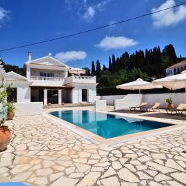 Helios Court Villa, khách sạn ở Arillas