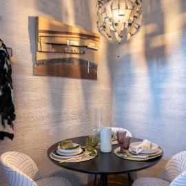 Luxury Art & Chromotherapy Apt-Hospital District5, hotelli kohteessa Pavia