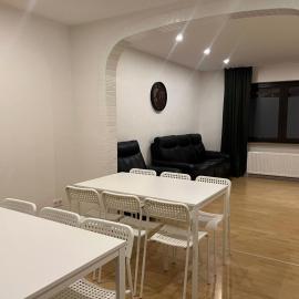 T&K Apartments - Meerbusch - 5 Room detached house - 15 min to FAIR MESSE DUS, hotel din Meerbusch