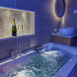 T2 avec bain à remous en plein centre de Chartres, hotel en Chartres