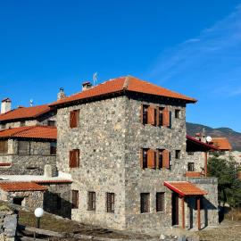 ByDoukas Mountain Resort، فندق في بالايوس أجيوس أثناسيوس
