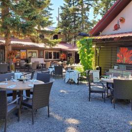 Laughing Horse Lodge, hotel di Bigfork
