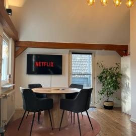 Ferienwohnung - Balkon - Netflix - Parkplatz - Kingsize-Bett