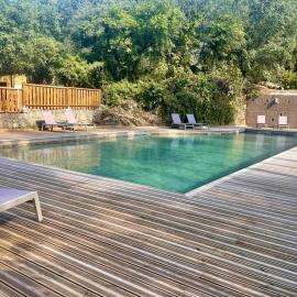 ZEcamping 3 étoiles de charme - Jolie Piscine - Chalet Nature 5 pers, hotel v destinaci Sartène