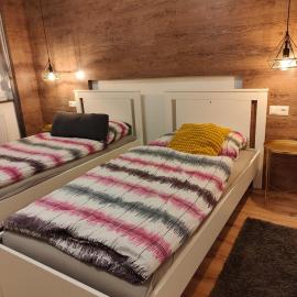 Ferienwohnung Waldblick mit Balkon nahe Therme Loipersdorf, hotel in Windisch Minihof